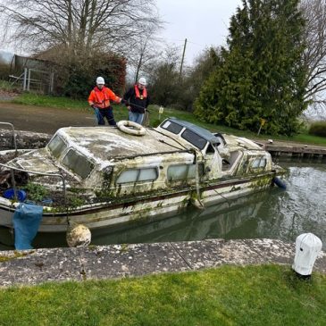 Biggest boat clean-up in a decade underway on Upper Thames